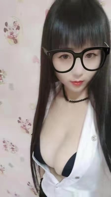 黑丝人妻，外表温柔纯良，上床淫荡，偷腥的感觉太刺激