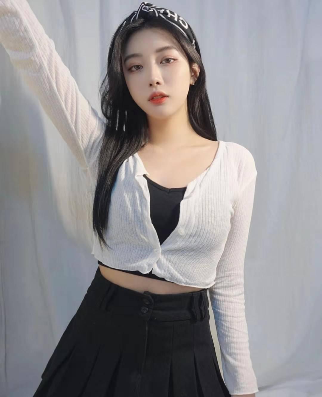 朝阳温柔型妙龄女孩新货.清秀无风尘味.苗条玲珑各种姿势