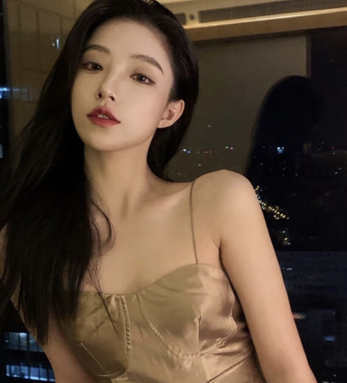 美女兼职波大屁股圆